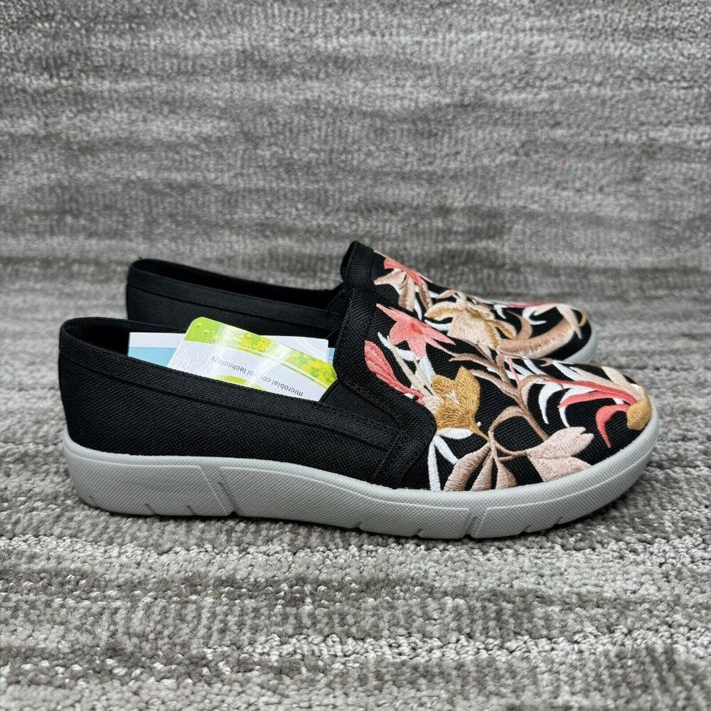 Baretraps Bonaire Floral Embroidered Slip-On Sneakers Women’s Size 6M